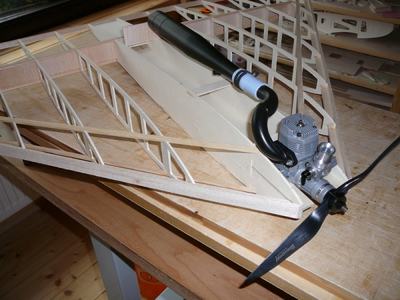 80er Jahre Delta (Holzbausatz SW=110cm "Verbrennermodell")