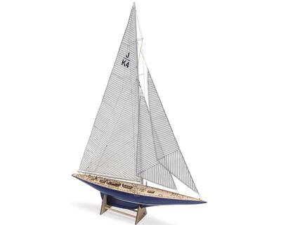 Endeavour 1934 Yacht Baukasten mit Fertigrumpf 1:80