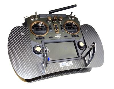 Senderpult FrSky HORUS X10 in Carbon