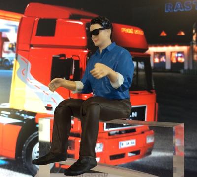 Truck-Figur männlich mit Sonnenbrille 1:14,5