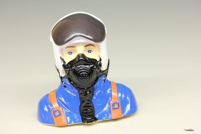 Pilotenfigur 75x46x76 (BxTxH)