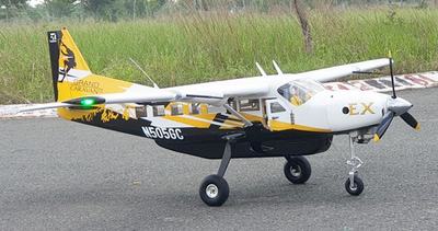 Cessna 208 Grand Caravan EX 30-40cm³ (SW=215,9cm) gelb/schwarz