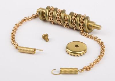 Schnecke mit Kette und Zahnkranz (messing) mit Zugfeder für D366